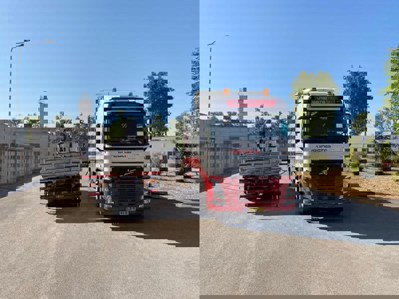 Vrachtwagen Veenstra|Fritom aangekomen op losadres Italië