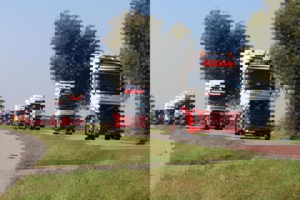 13C07963 8055 4B4b 8631 F8df6c9b2611